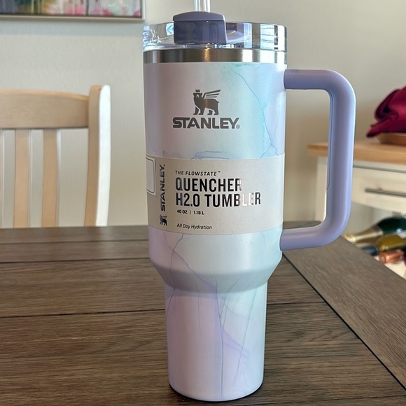Stanley Quencher 40 oz tumbler Exclusive color in Pastel tie dye - Picture 4 of 9